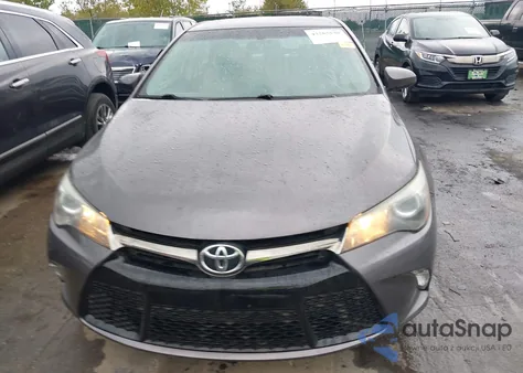 2015 Toyota Camry Le/Xle/Se/Xse z USA, uszkodzony, nr VIN 4T1BF1FK5FU027844